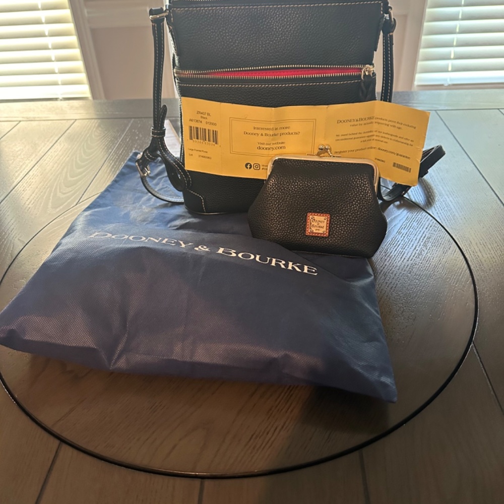 Dooney & Bourke - Picture 4 of 13